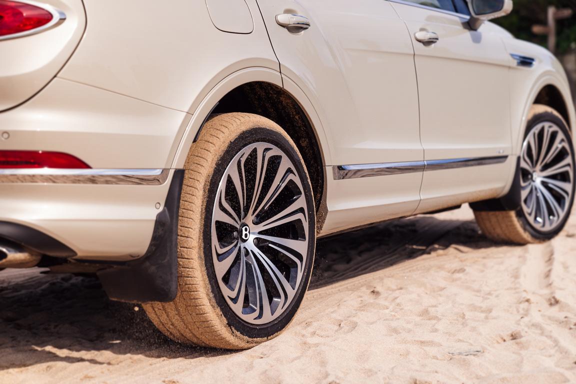 , Bentley Bentayga Wird Hundetauglich Dank Pet Accessory Pet!