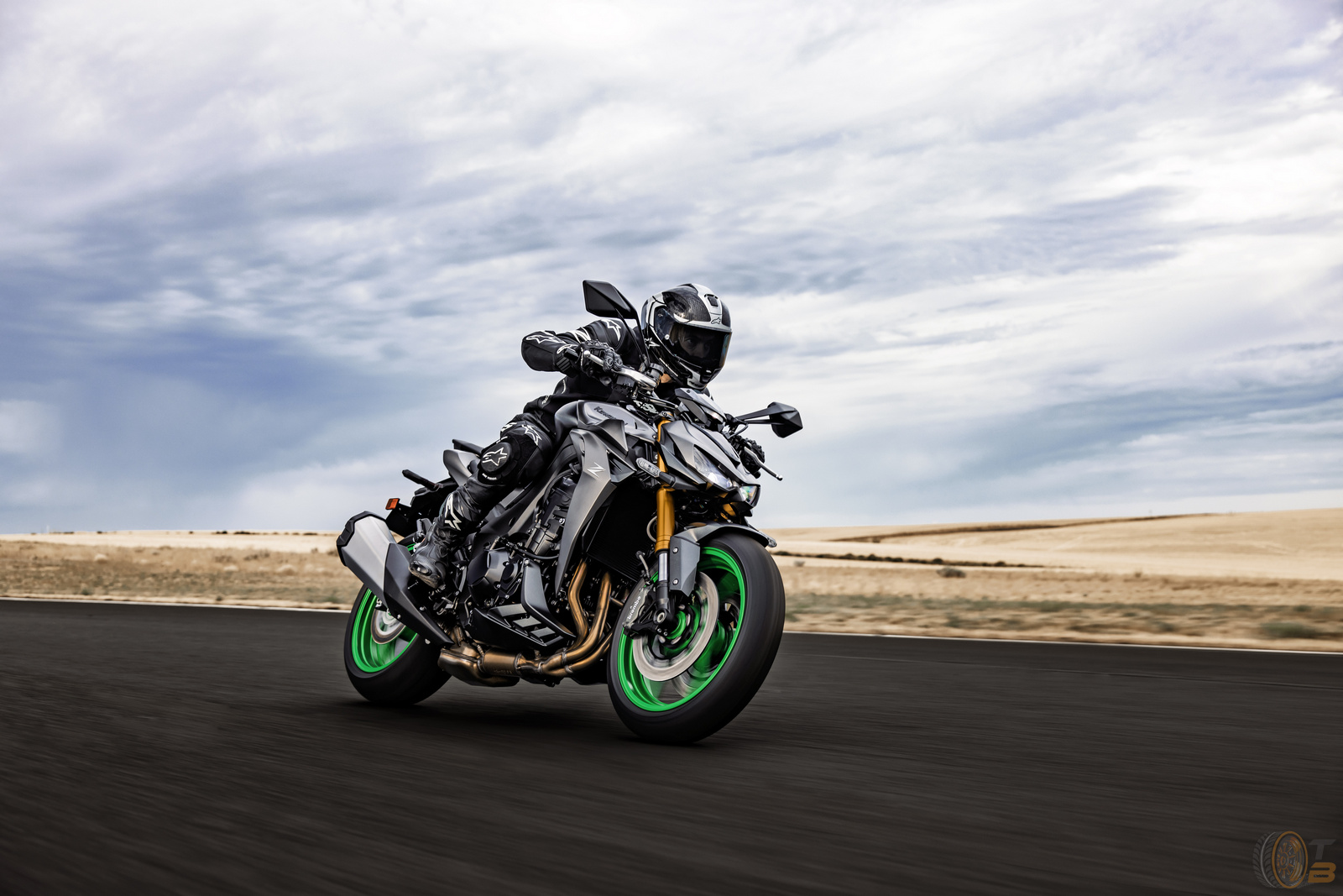 , 2026 KAWASAKI Z1100 & Z1100 SE: ANGRIFF AUF DIRE NAKED-KRONE?