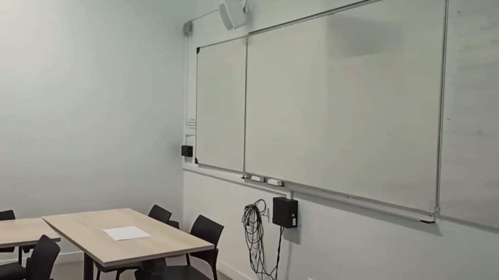 , nanterre université,Université Paris Nanterre : salle vidéo BFC R06