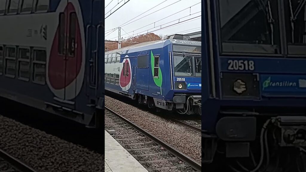 , (Maisons-Alfort): Arrivée d’une Z20500 à Maisons Alfort Alfortville vers le sud #idfm #paris #sncf #z20500 #rer #rerd